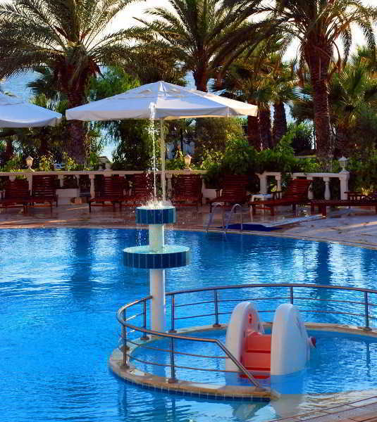 Cesme Palace Resort מראה חיצוני תמונה